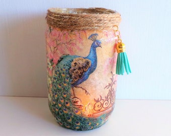 Pfauen-Glasleuchte: Handgefertigte Decoupage-Laterne mit Quaste