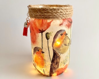 Słoik na lampki w kształcie rudzików i maków, lampion dla ptaków