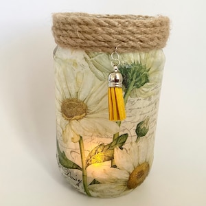 Lanterna con margherite decoupage, luce notturna decorativa, portacandele con margherite, lampada da tavolo, vaso floreale, centrotavola floreale, regalo di anniversario per la casa