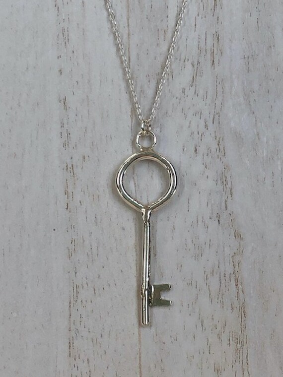sterling silver skeleton key necklace
