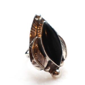 Chunky Vintage Mexican Taxco Sterling Silver Ring Black Onyx Leaf Design Sz 5.5