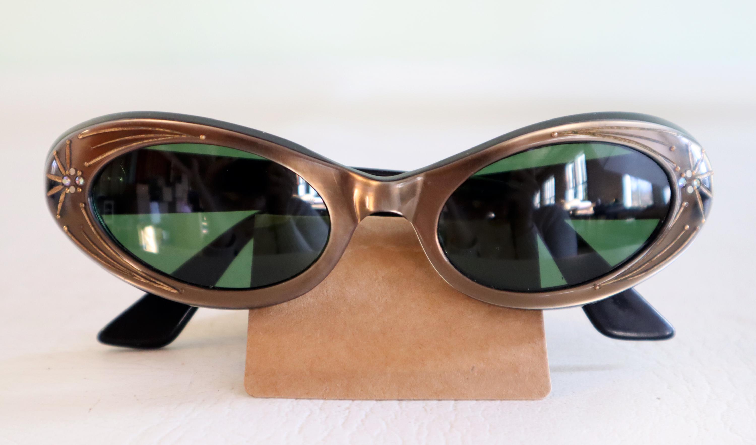 True Vintage 1960s CAT EYE Sunglasses Made in FRANCE  display picture 3