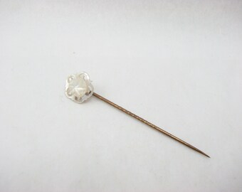 Antique Mother of Pearl Carved Flower Gilt Metal Stick Pin, 5.6 cm, Early 20th Century