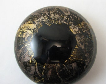 Isle of Wight Azurene Black Pebble Paperweight, Designed by Michael Harris, Labelled (Wording Faded),  c1980s, approx 9.3 cm (D)