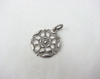 Antique Sterling Silver Yorkshire Rose Charm, Fob Medal, Birmingham 1913 by Pearce & Sons , 2.9 cm (L)