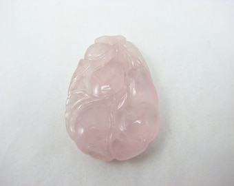 Vintage Carved Rose Quartz Peach Fruits Pendant, Chinese, Late 20th Century, good carving, 4.5 cm (L) x 3.1 cm (W)