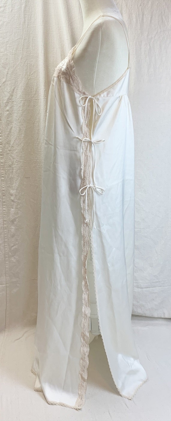 Vintage 80s Miss Elaine Side tie Nightgown - image 3