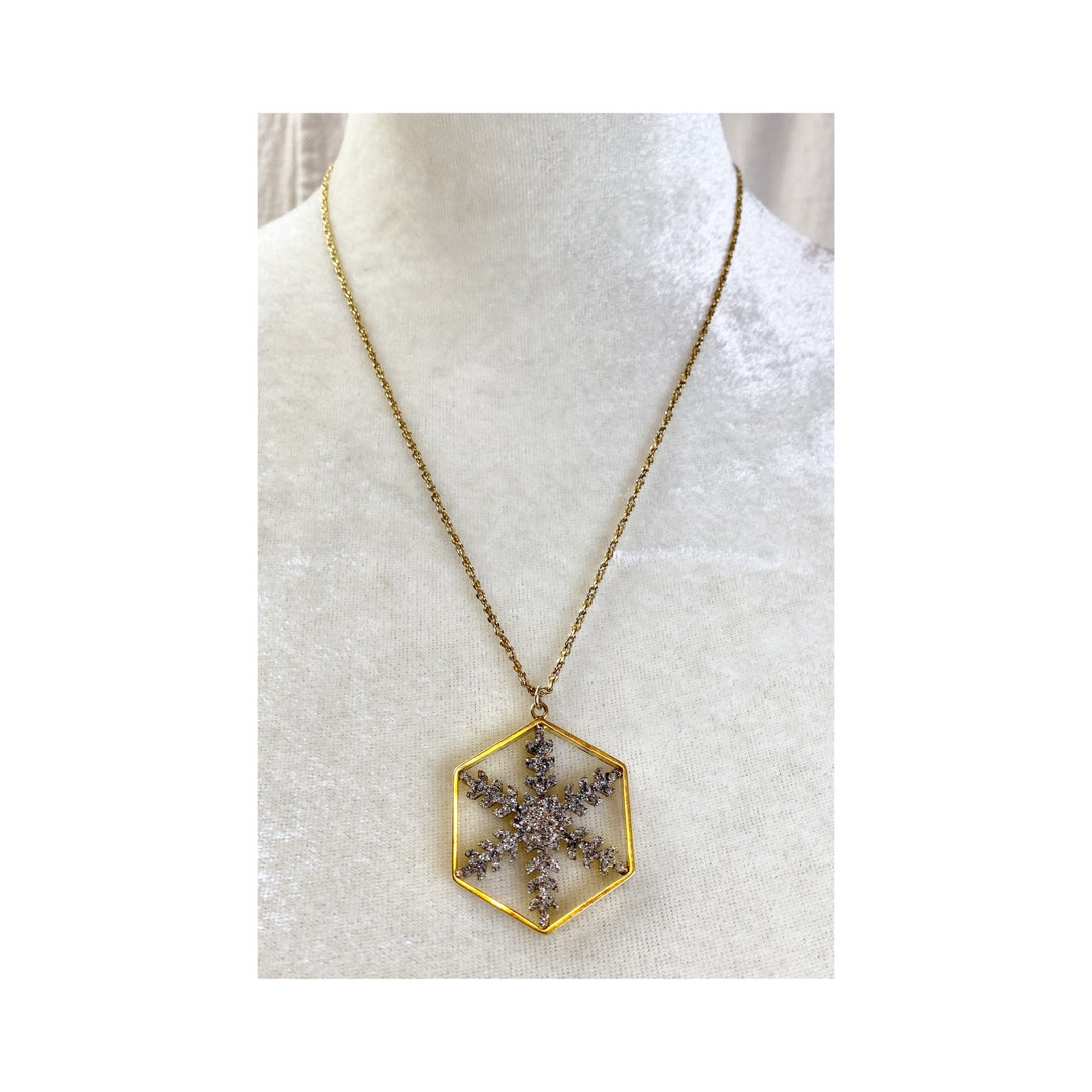 1977 Franklin Mint Snowflake Pendant Necklace