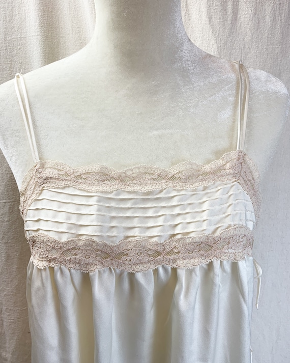 Vintage 80s Miss Elaine Side tie Nightgown - image 6