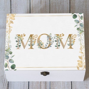 Personalized Eucalyptus Mom Memory Box: Wooden Keepsake Chest