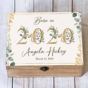 Personalised baby keepsake box Born in 2020 Memory box Baby Shower box Custom Baby gift Wooden Chest Newborn gift Treasure Chest Capsule box