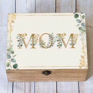 Personalisierte Erinnerungsbox, Мом Erinnerungsbox, Holztruhe, Geschenk für Mama, Muttertagsgeschenk, Blumenholzkiste, Eukalyptusblätter Box,