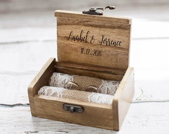 Personalisierte Hochzeit Ringbox, rustikale Ringträger Box, Ringbox mit Gravur, Unsere Abenteuer Hochzeitsbox, Vorschlag Verlobungsbox Ringhalter