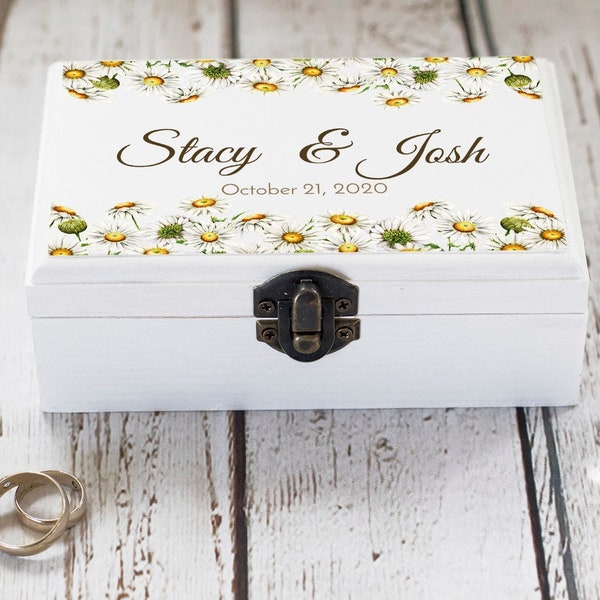 Daisy wedding box, Personalized floral ring bearer box, Custom Ring box, White Wedding ring box, Proposal box, Engagement box, Ring pillow