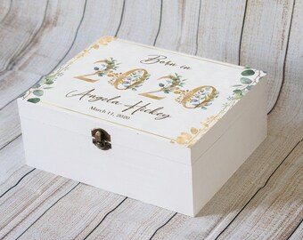 Personalised baby keepsake box Born in 2020 Memory box Baby Shower box Custom Baby gift Wooden Chest Newborn gift Treasure Chest Capsule box