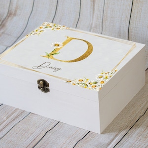 Boîte souvenir marguerite personnalisée : coffre à souvenirs en bois personnalisé pour initiales