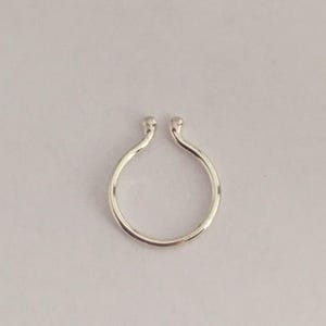 Solid Silver 925 Dainty Fake Septum Ring 18 20 22 Gauge  6 7 8 9 10 mm Faux / False Septum Jewelry Body jewelry non piercing