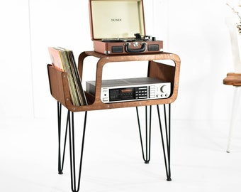 Stolik na gramofon i płyty winylowe (record and gramophone stand)