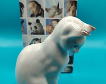 ROYAL COPENHAGEN CAT Figurine 499 With Original Box. Danish Vintage Porcelain China Ornament Denmark White Cat Art Figure Discontinued