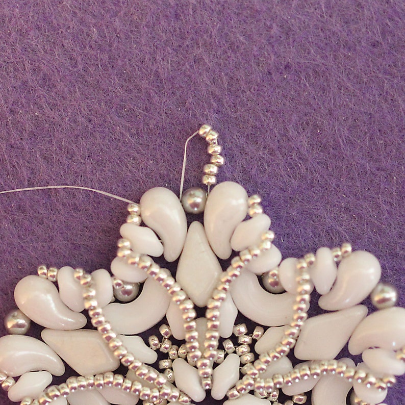 Beaded Pendant Tutorial Snowflake, Superduo Bead Pattern; New Year ...