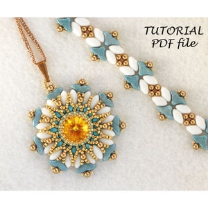 Könnte beinhalten: Ein Perlen-Halsketten- und Armband-Set mit einer goldenen Kette, weißen und blauen Perlen und einem goldenen und gelben Mittelstück. Das Set befindet sich auf einer hellgrauen Oberfläche. TUTORIAL PDF file.