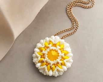 Beaded Flower Pendant Tutorial Rivoli SS47 DropDuo SuperDuo Bead Weaving Photo Instructions Crystal Jewelry PDF Pattern Necklace Chamomile