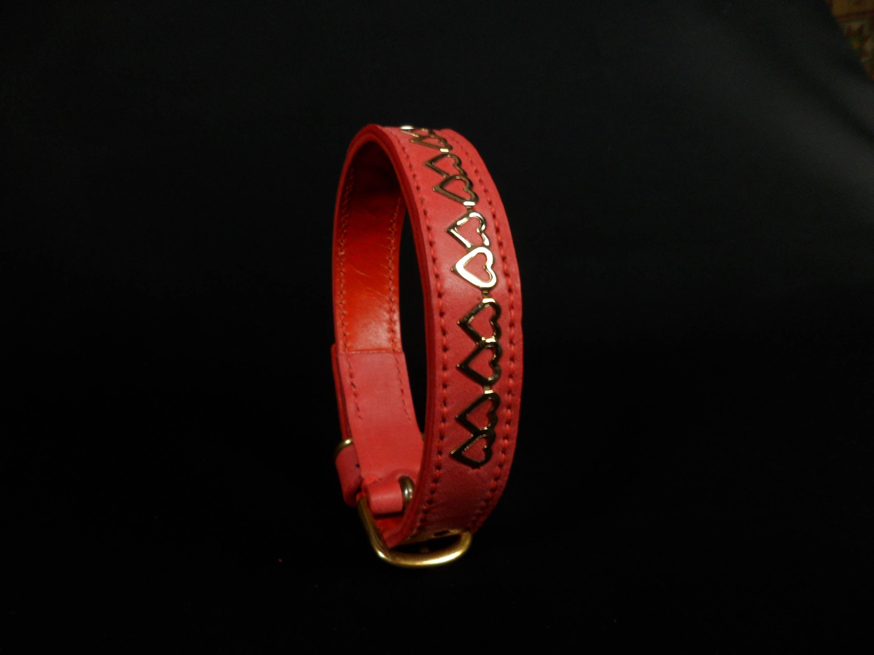 Collier Pour Chien en Agneau Rouge Bougainvillier , Décors Cœurs Dorés