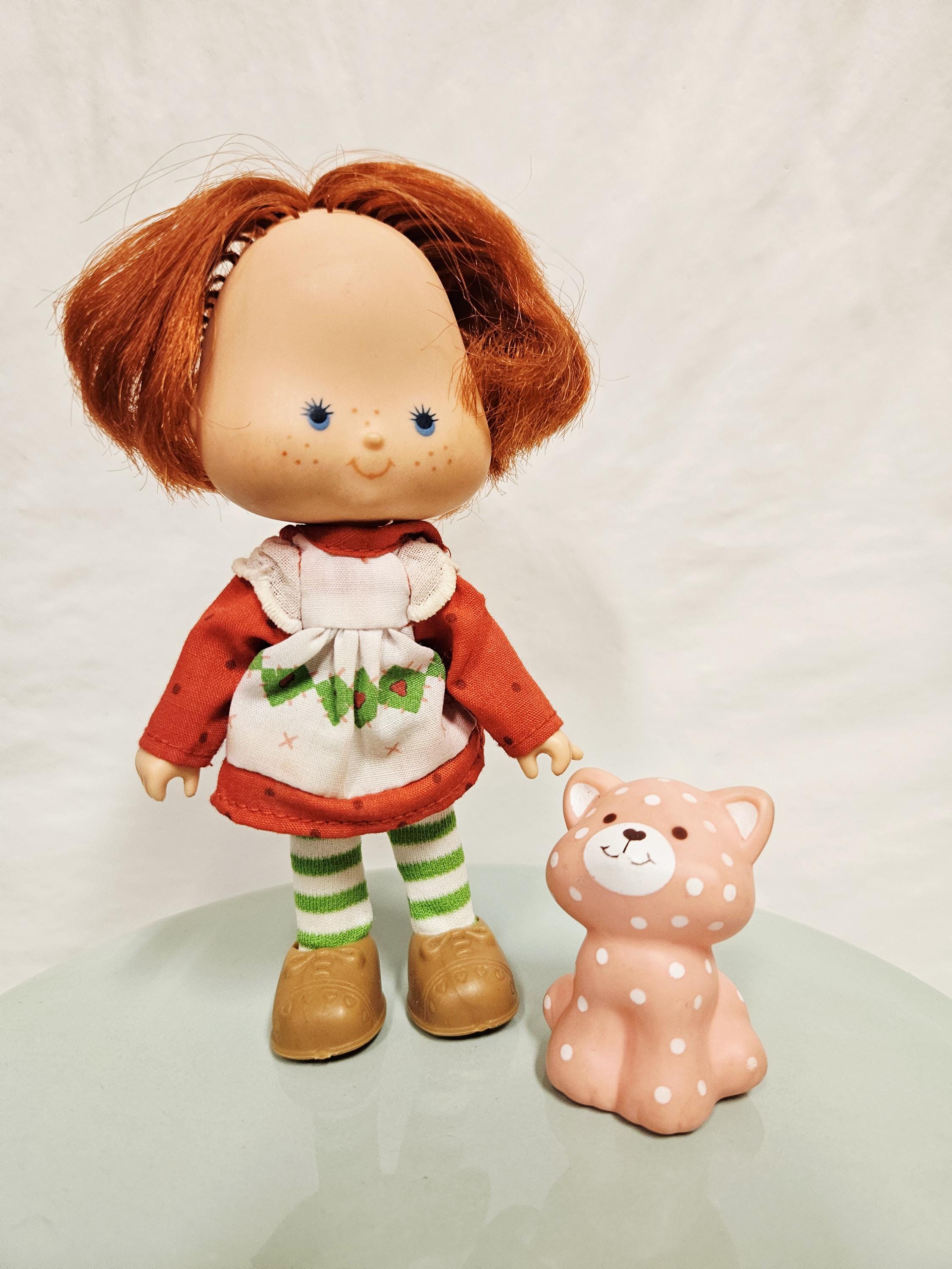 ヴィンテージ ストロベリーショートケーキ ドールとアクセサリー、初版