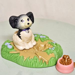 Vintage Littlest Pet Shop Lil&#39; Paw Prints Puppy with Stamper 1992 by Kenner
