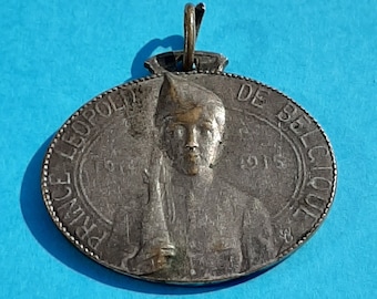 Antique Belgium War I medal pendant of Prince Leopold de Belgique, J. WITTERWULGHE