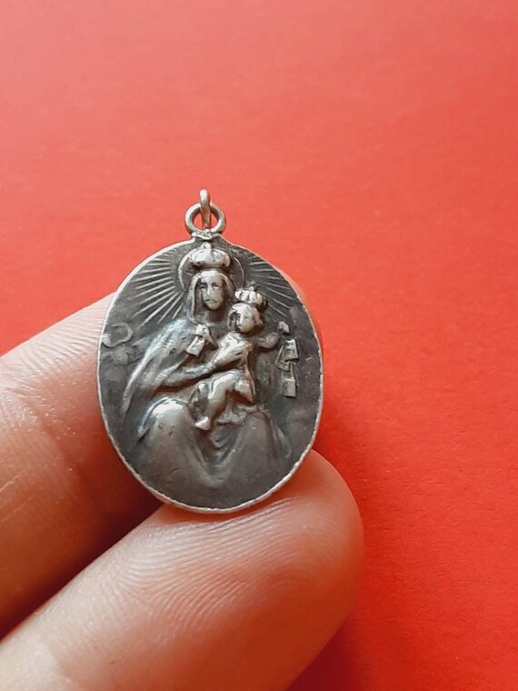Vintage religious French oval silver plated medal pen… - Gem