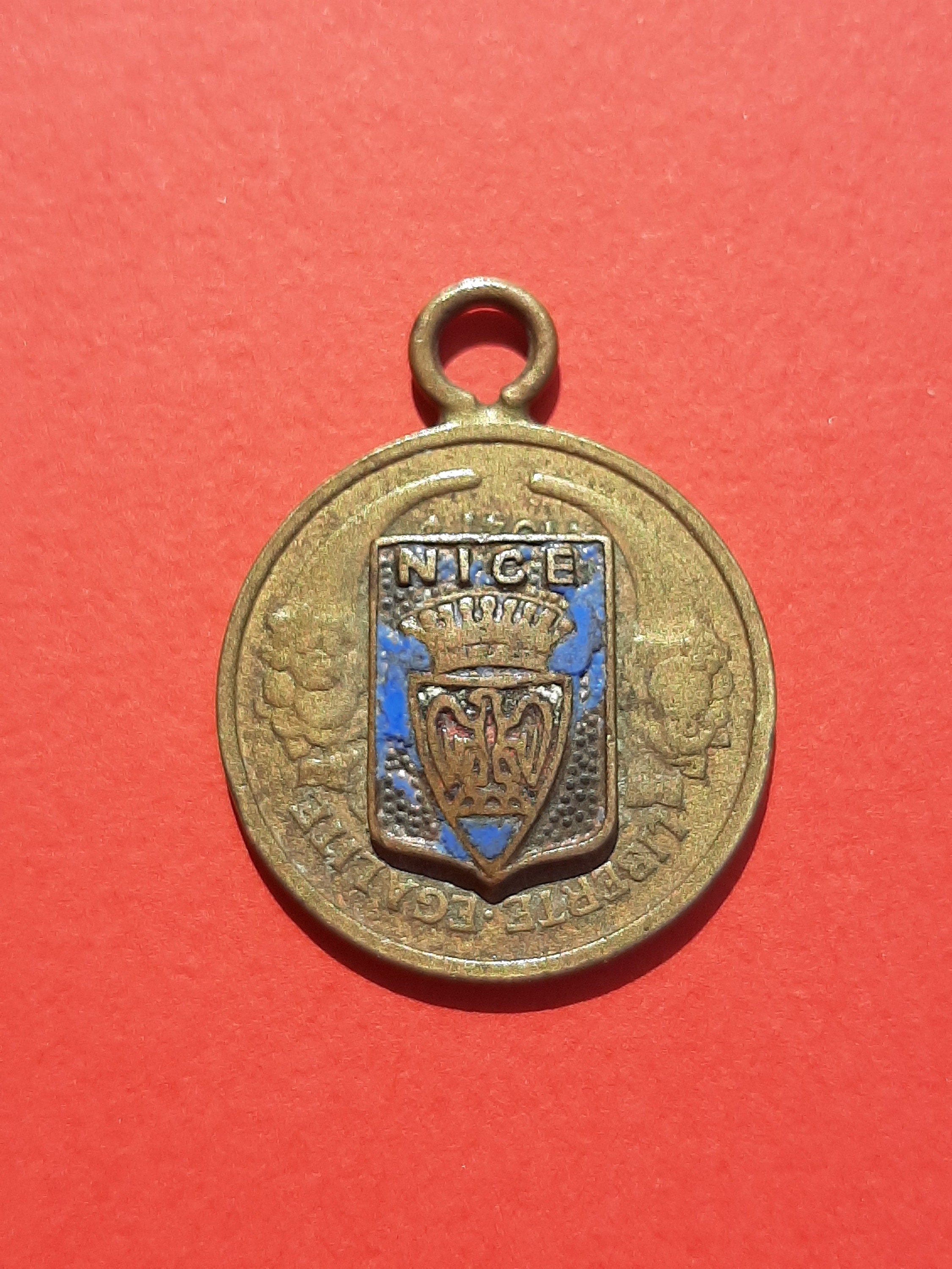 ニースフランスの国章のフランスヴィンテージエナメルメダルペンダント、紋章ニース、エナメルヴィンテージニース、レピュブリックフランセーズ - Etsy  日本