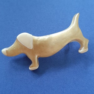 Vintage celluloid brooch of a dachshund, Wiener dog, dachshund dog, old dog brooch, celluloid dog brooch, vintage Wiener dog brooch