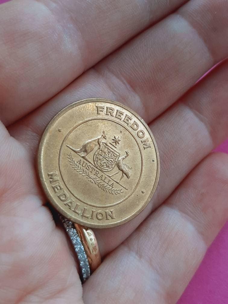 オーストラリア国章 24K金メッキ 置物