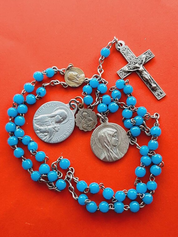 Vintage assortment of religious Catholic items, rosar… Gem