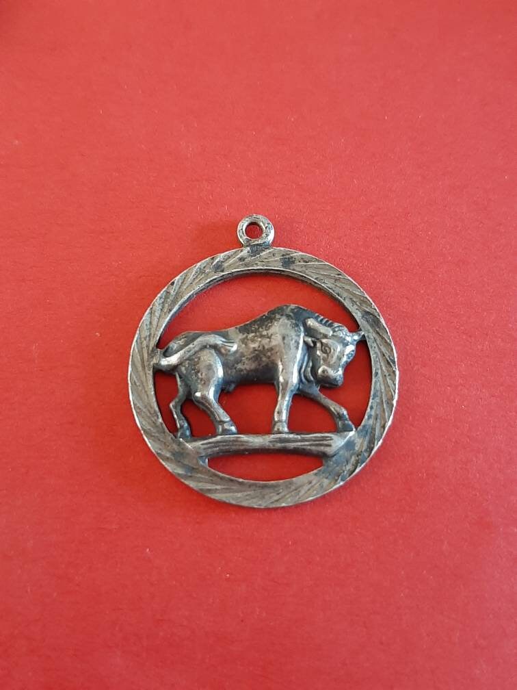 Pendentif Ancien En Argent Massif 925 Art Nouveau Taureau - Occasion, Créateur, Breloque