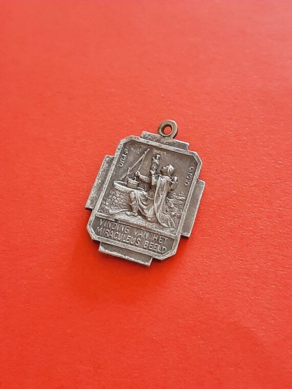 Vintage medal pendant of Our Lady of Miraculous Mary,… - Gem