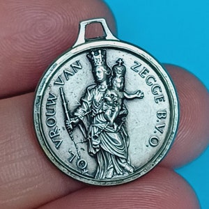 Vintage religious Catholic silver plated medal pendant of Our Lady of Zegge, Onze Lieve Vrouw van Zegge, Crowned Our Lady with Child charm
