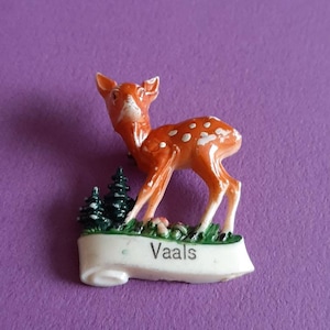 Vintage celluloid brooch of Vaals, souvenir Vaals the Netherlands, celluloid mountain brooch, lovely deer brooch