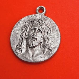 Vintage religious Catholic French silver plated medal pendant of Holy Christ Jesus with Crown of Thorns, bourbon l&#39;archambault