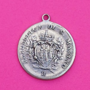 Pingente de medalha banhado a prata vintage de San Marino, lembrança da República de San Marino, moeda de San Marino, lembrança vintage charme de San Marino