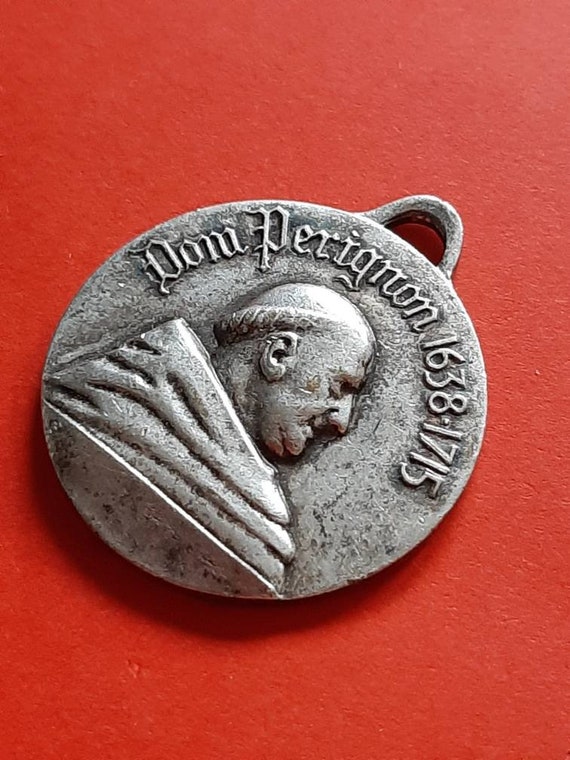 Vintage religious Catholic medal pendant of Dom P… - image 2