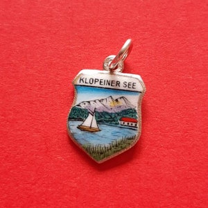 Esmalte vintage y plata con sello Klopeinersee Kärnten Austria encanto de viaje, recuerdo colgante Kärnten Klopeinersee Austria