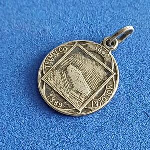 Vintage religious Catholic silver plated medal pendant of Saint Damien of Molokai, Saint Damien De Veuster, Molokai