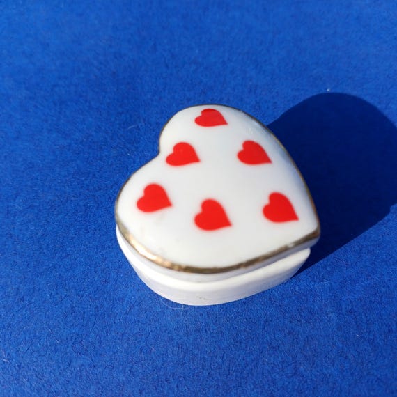 Vintage mini white porcelain tiny box, ceramic miniature box,red heart porcelain box, porcelain heart box of porcelain, trinket box View 5