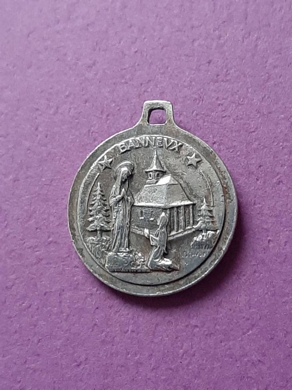 Vintage religious Cath silver plated charm of Our… - image 4