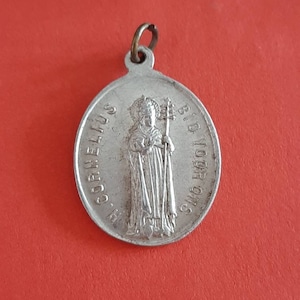 Colgante de medalla de aluminio holandés católico religioso vintage de San Corneille, San Cornelio y Nuestra Señora