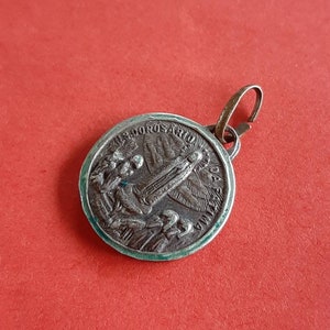 Colgante de medalla plateada católica religiosa vintage de Fátima, encanto de Nuestra Señora de Fátima, encanto de Nuestra Señora del Santo Rosario de Fátima