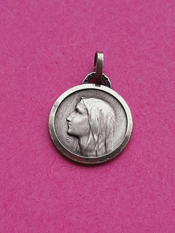 Pendentif Religieux Vintage Notre Dame De Lourdes - Occasion, Origine France