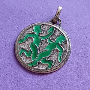 Vintage silver plated and green enamel medal pendant of gemini, retro charm gemoni, zodiac sign gemini, enamel medal pendant gemini